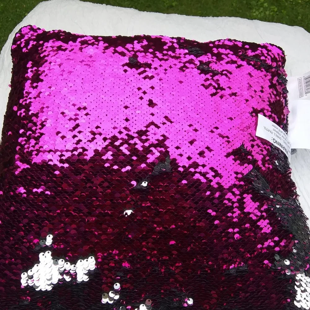 New Disney Minnie Mouse throw pillow sequins